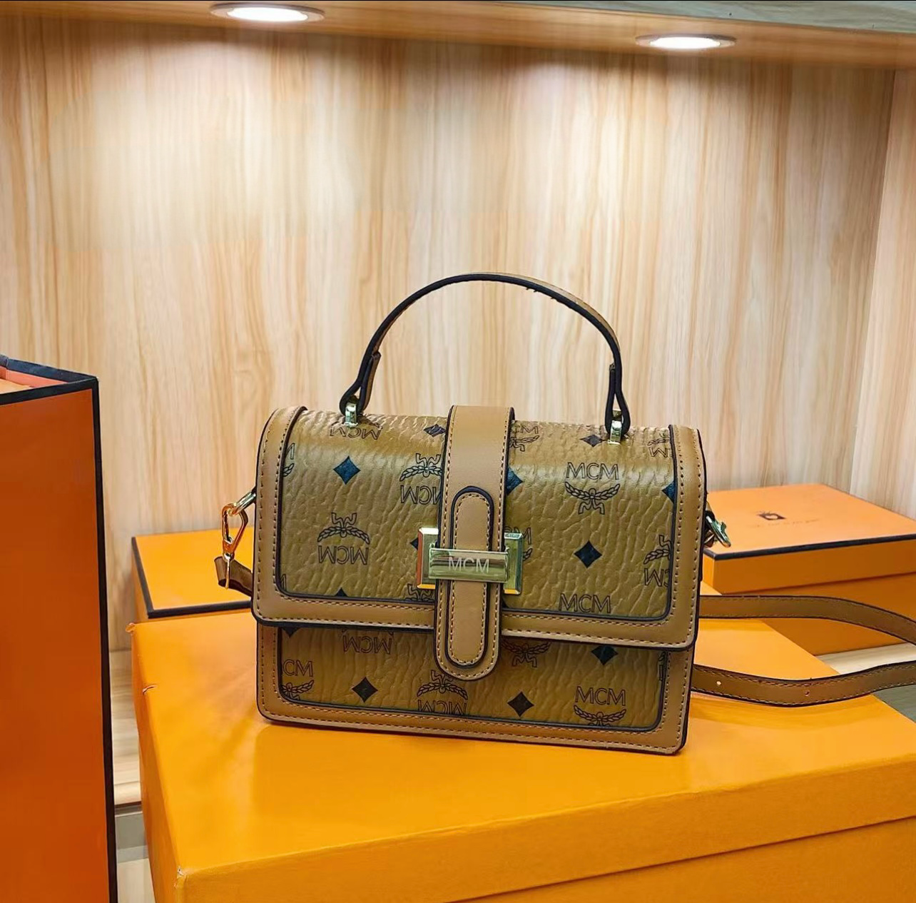 Box MC Crossbody