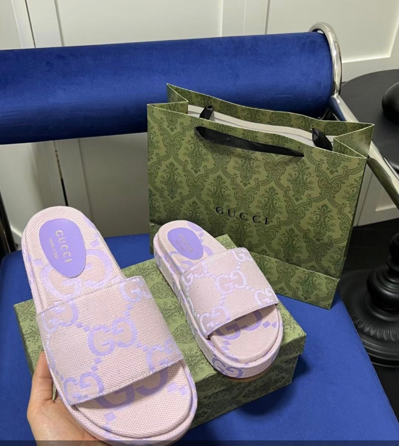 Pastel G Slides